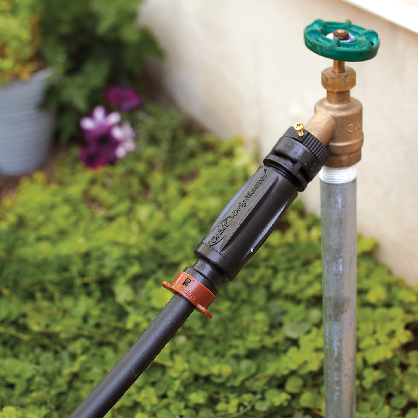 3/4-in. FHT x 1/2-in. Drip-Lock® 3-in-1 Filter, Pressure Regulator, and Drip Tubing Adapter 67738