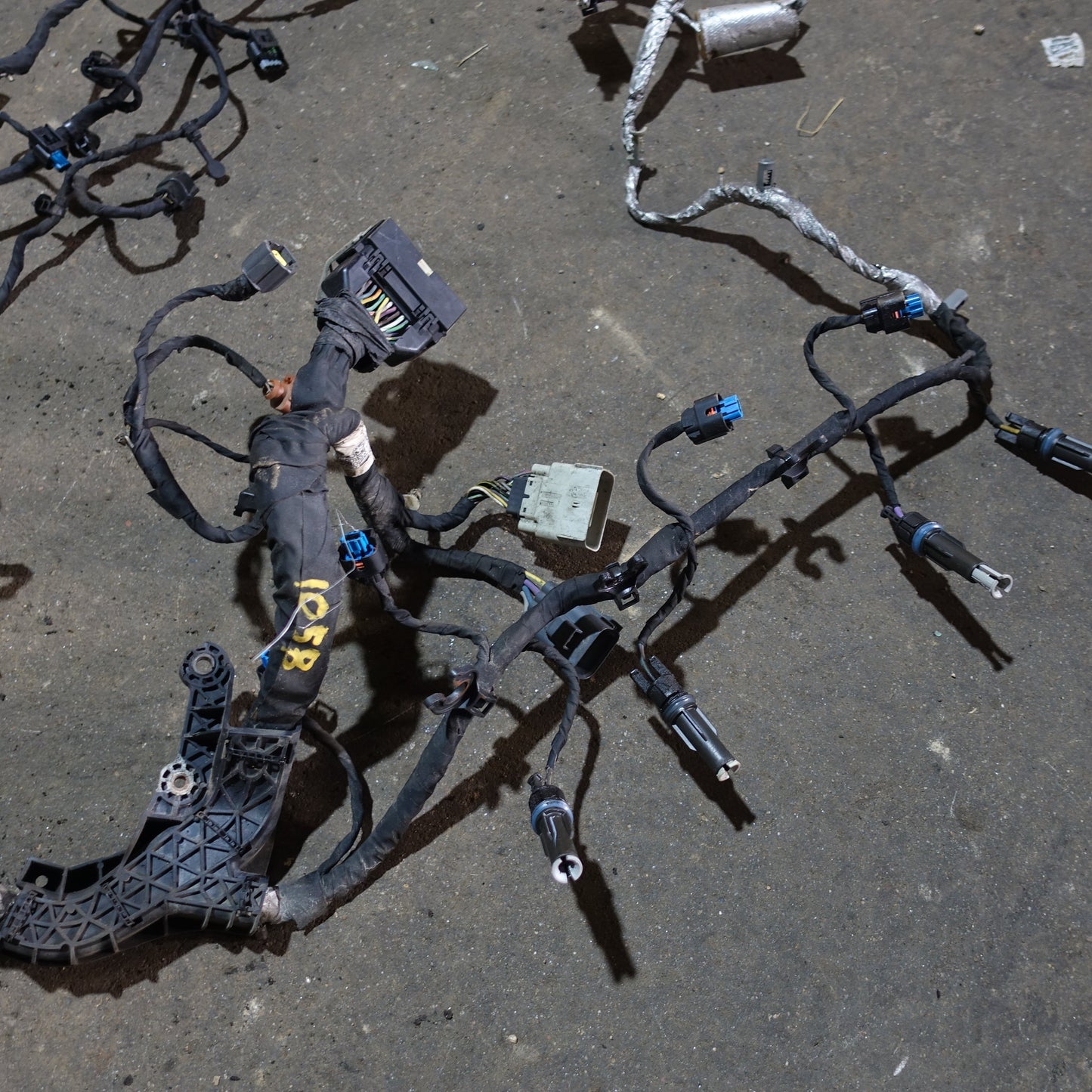 Damage 2011 2012 Ford F250 F350 F450 F550 6.7L Diesel Engine Wire Harness Loom