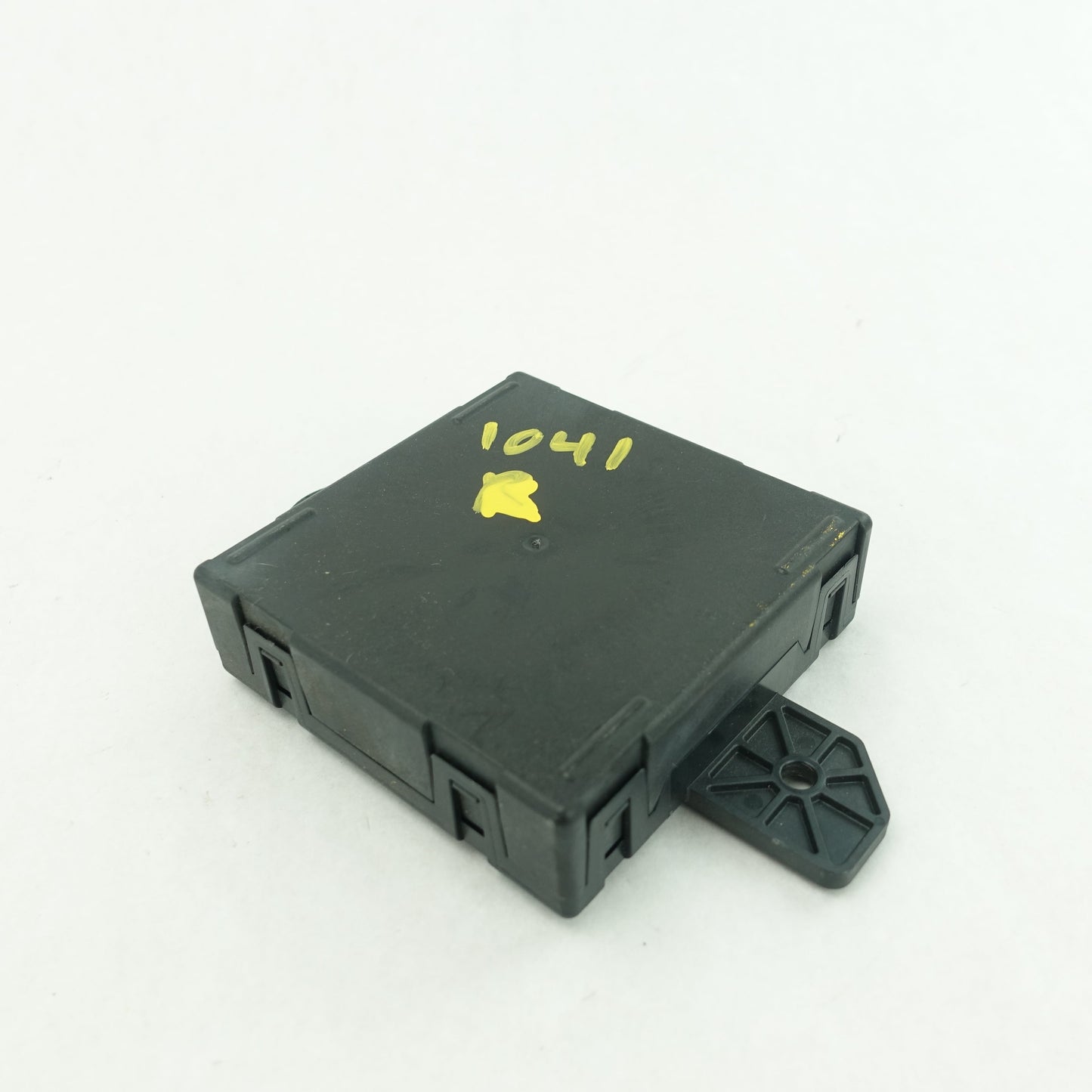 2011 2012 2013 2014 Town & Country Passenger Right Front Door Hub Module Control