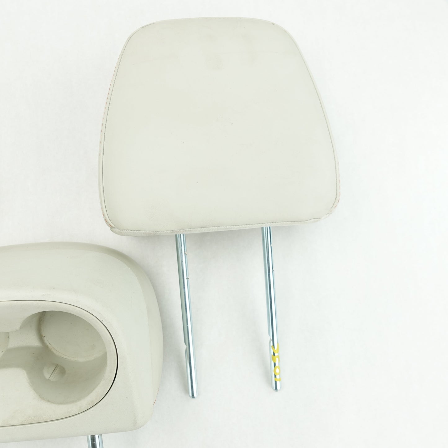 2011 2012 2013 14 Dodge Journey 2nd Second Row Head Rest Headrest White Leather