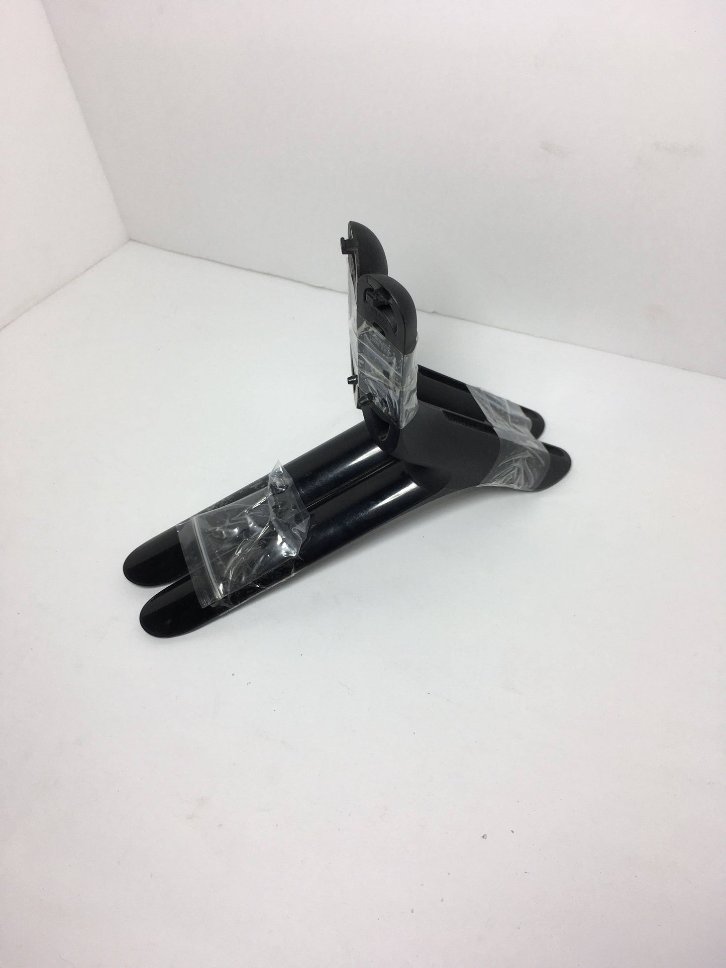 LG 50LF6090-UB TV Stand/Legs