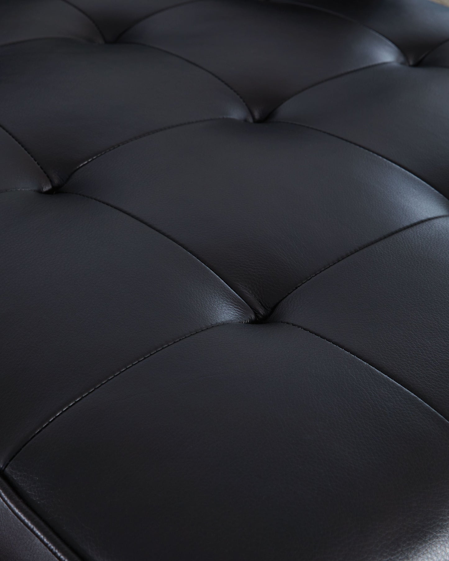 Bryceview - Loveseat - Onyx