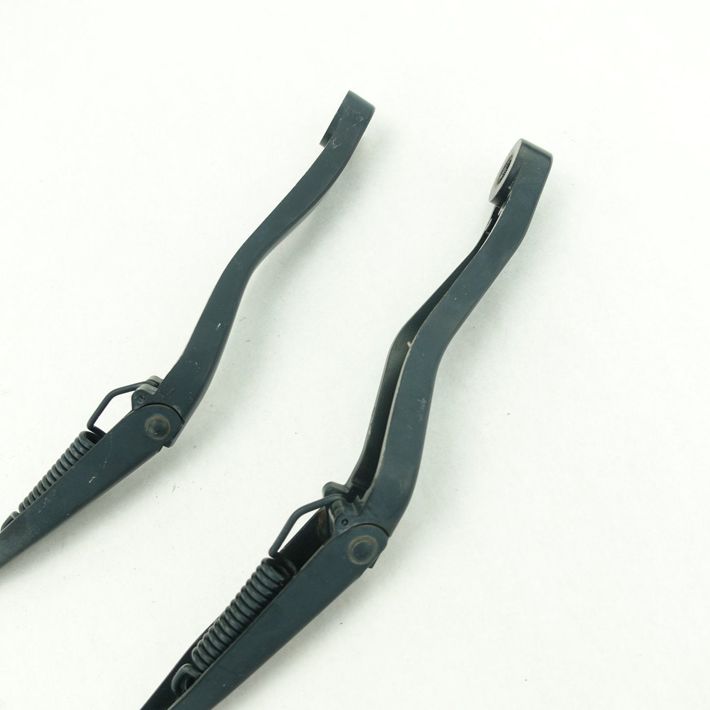 2013 2014 2015 2016 2017 2018 Ram 1500 2500 3500 Windshield Wiper Arm Pair Set