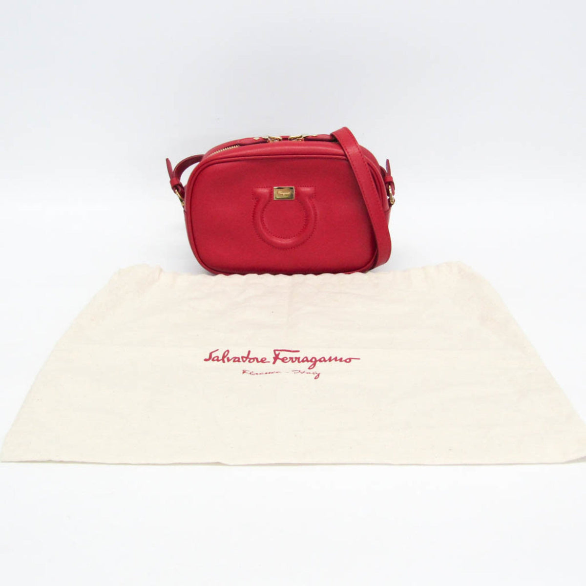 Salvatore Ferragamo Gancini · Leather