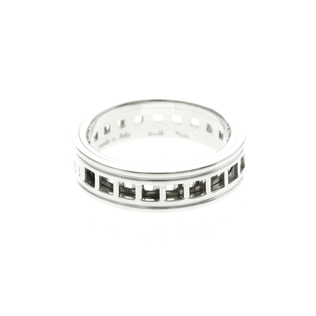 Gucci Scroll · 18K White Gold