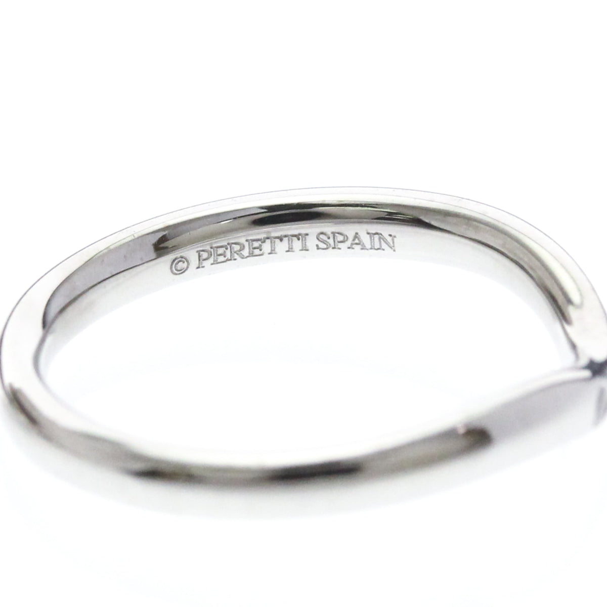 Tiffany Curved Band · Platinum · Diamonds