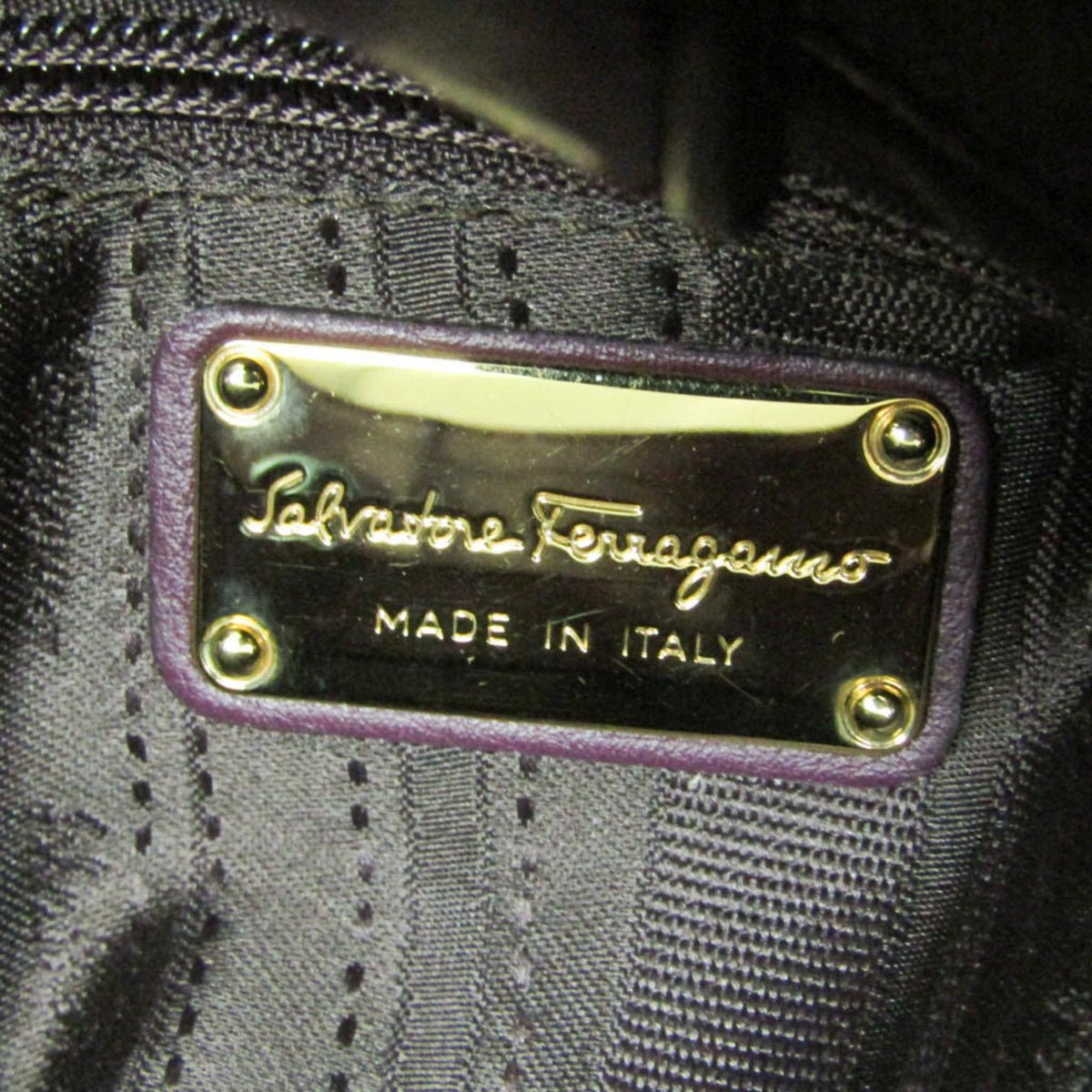 Salvatore Ferragamo Gancini · Leather