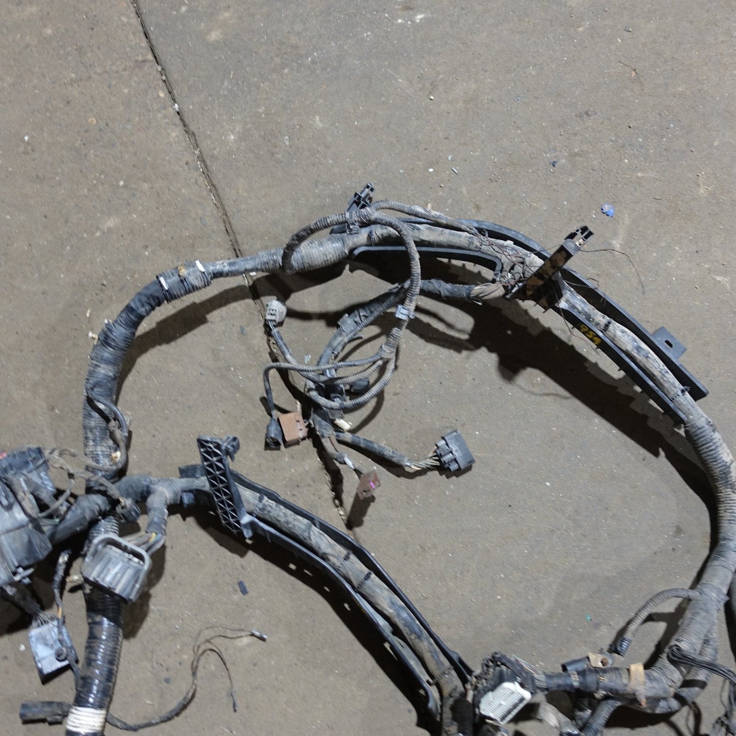 Damage 2013 2014 Ford F250 F350 6.7L Engine Fuse Box Bay Wire Harness Loom