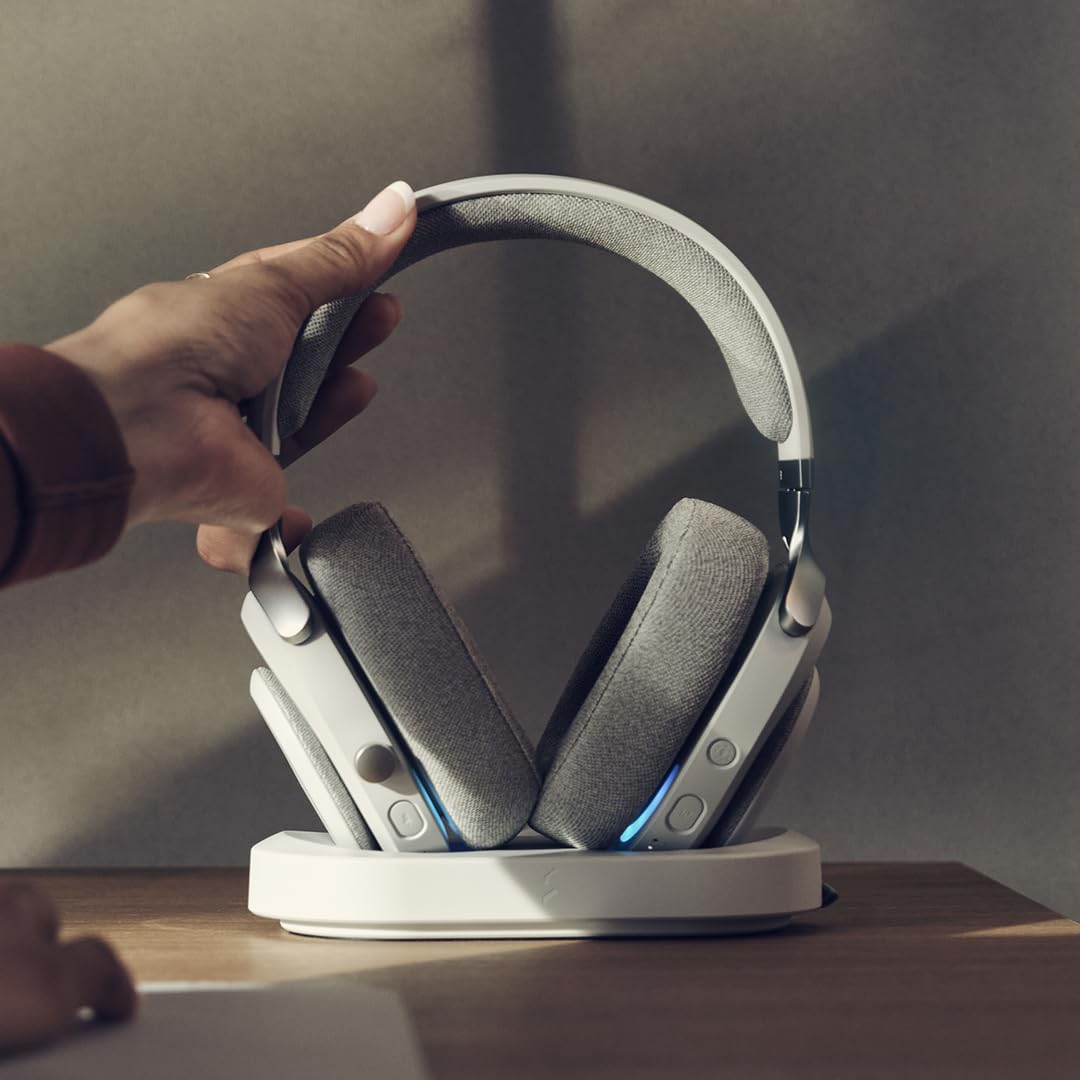 Fractal Design Scape Dark - Wireless PC Gaming Headset - Detachable Flip-to-Mute Microphone with Noise Cancellation - Battery Life Up to 40 Hours - Configurable Ambient Lighting - Black