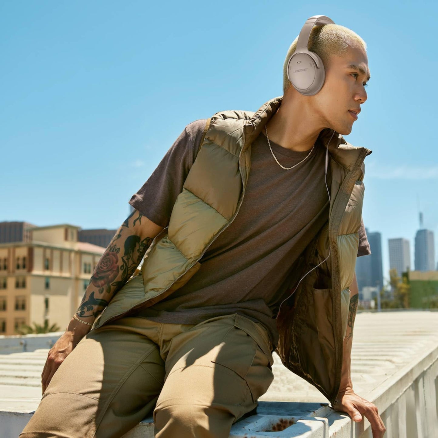 Bose QuietComfort Wireless Noise Cancelling Headphones, Bluetooth Over Ear Headphones with Up to 24 Hours of Battery Life, Black (Renewed)