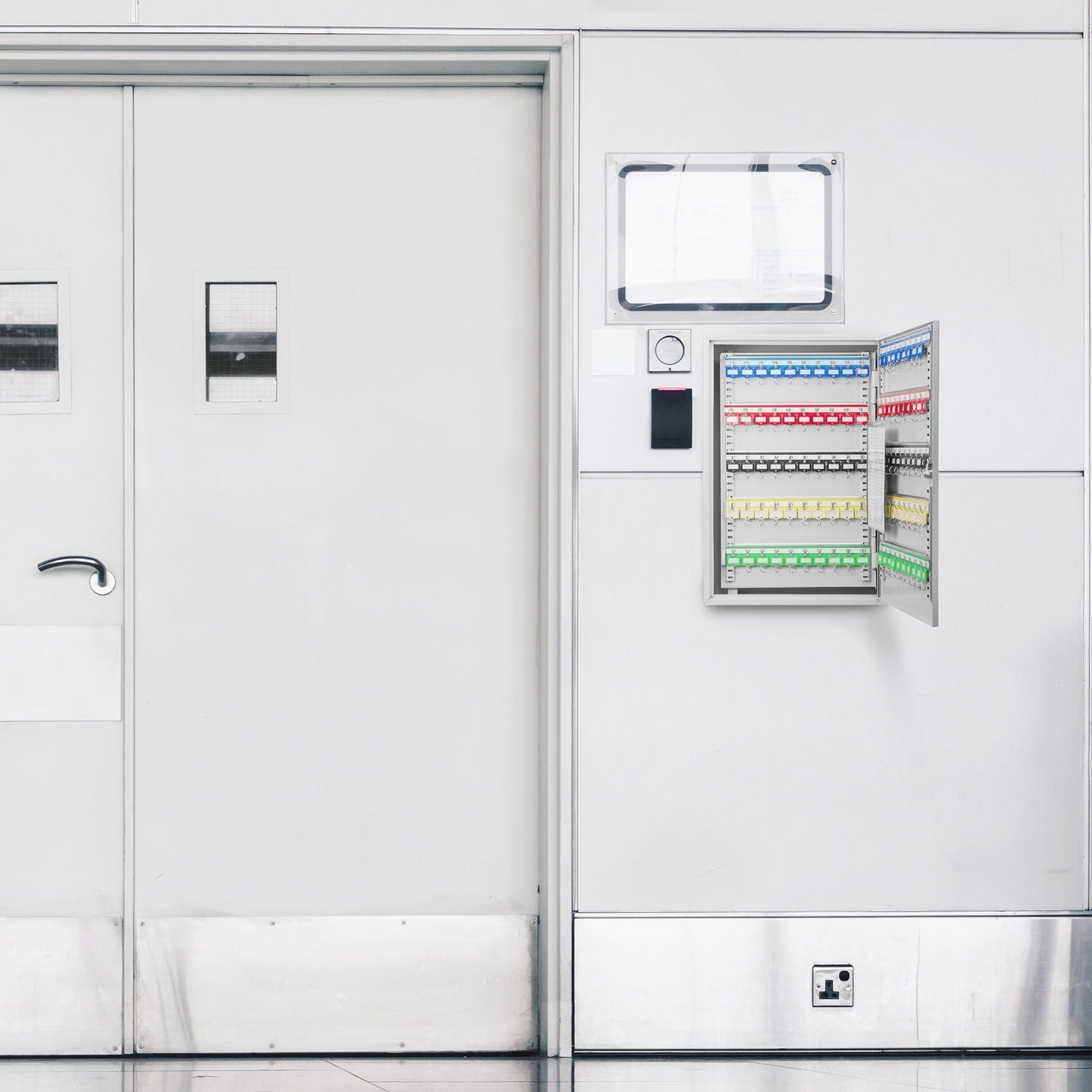 Adjustable Key Cabinet With Lock