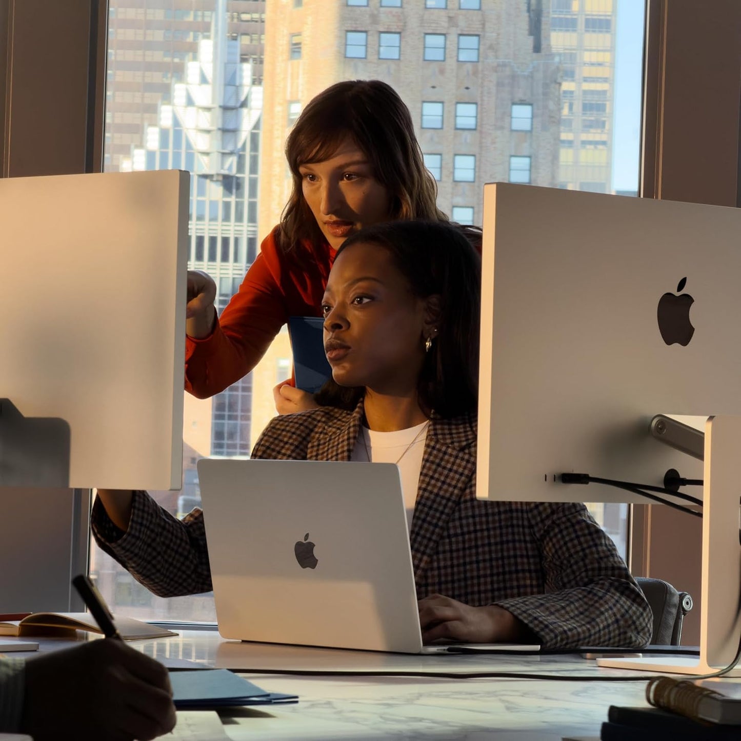 Apple MacBook Air 15-inch Laptop with M5 chip: 15.3-inch Liquid Retina Display, 32GB Unified Memory, 1TB SSD, Midnight
