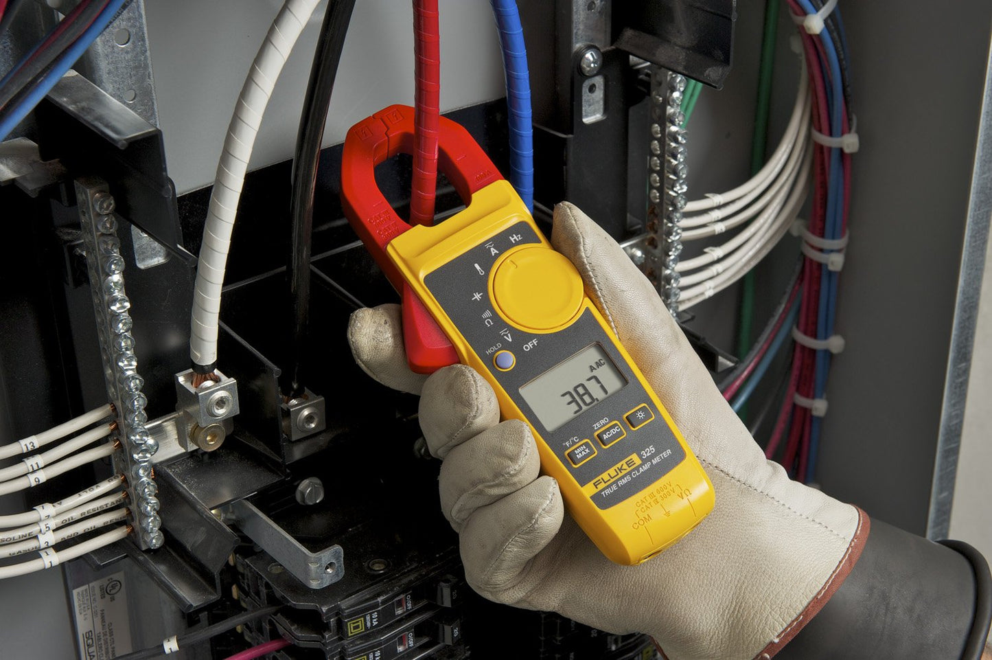 Fluke 325 True-RMS Clamp Meter with Frequency, Temperature & Capacitance Measurements | Frequency Measurements, Temperature Measurements, Capacitance Measurements