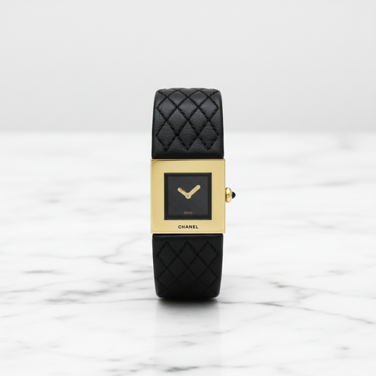 Chanel Matelasse · 18K Yellow Gold