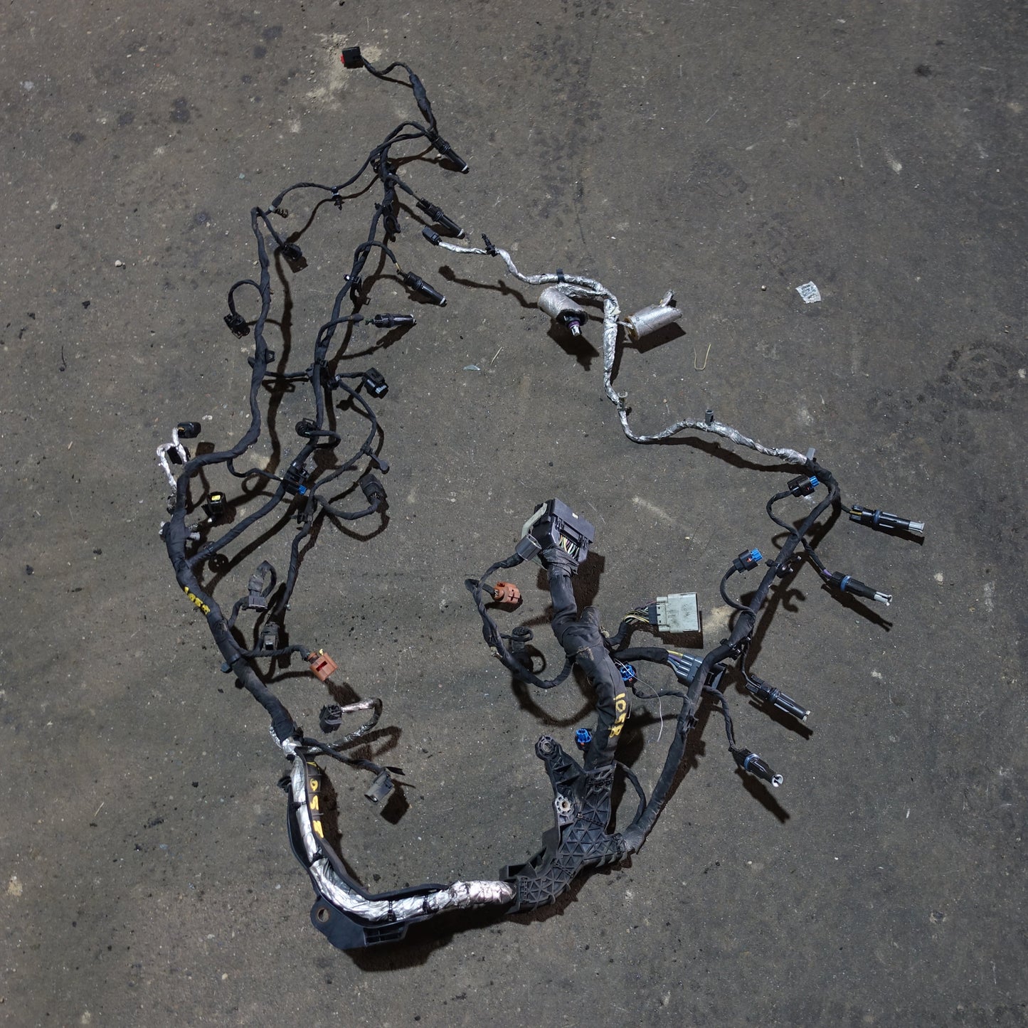 Damage 2011 2012 Ford F250 F350 F450 F550 6.7L Diesel Engine Wire Harness Loom