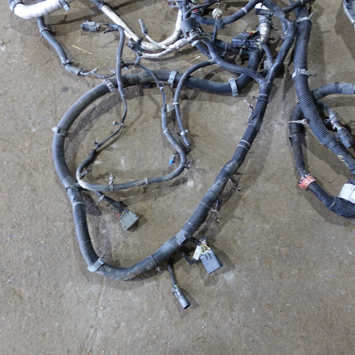 Damage 2019 Silverado Sierra 1500 Crew Cab 5'8" Box Frame Chassis Wire Harness
