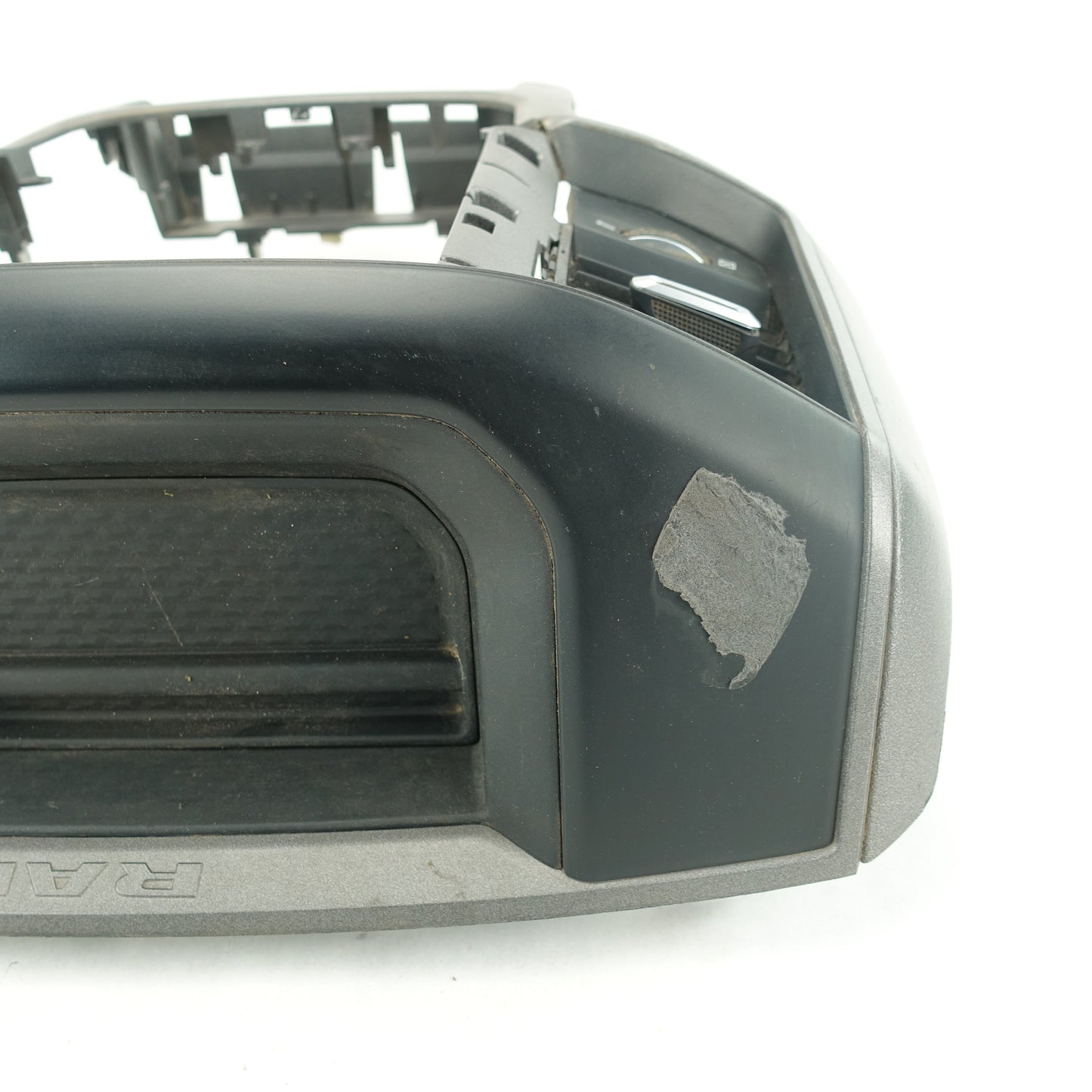 Damage 2019 2020 2021 2022 2023 Ram 1500 2500 3500 Center Dash Radio Vent Trim Bezel