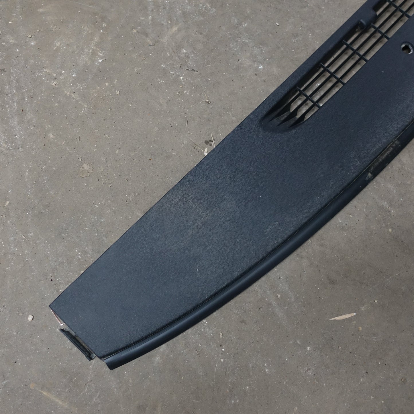 2008 2009 2010 2011 2012 Silverado Sierra Dash Defrost Vent Trim Panel Black OEM