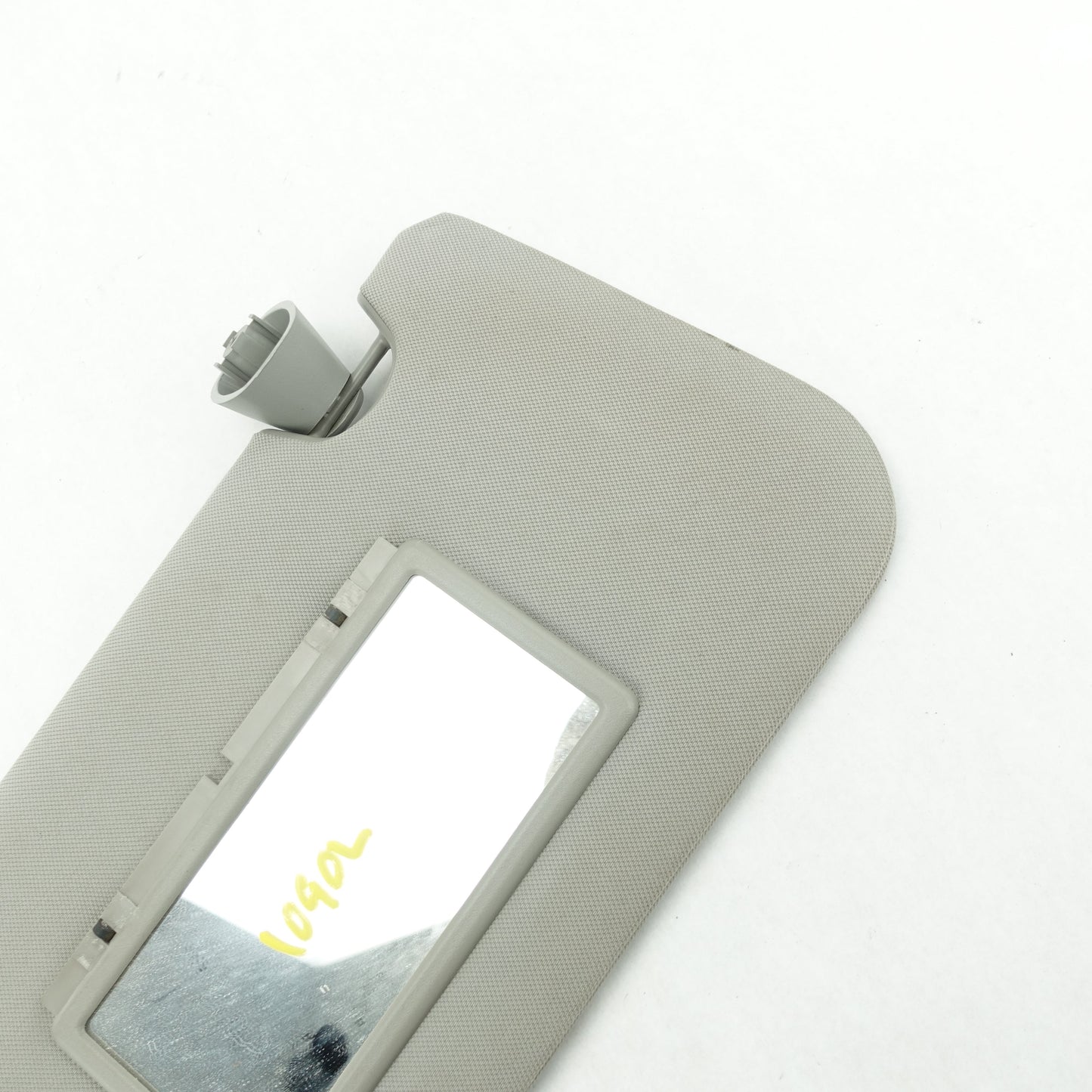 Damage 2006 2007 2008 2009 Pontiac Torrent Driver Left Sunvisor Sun Visor