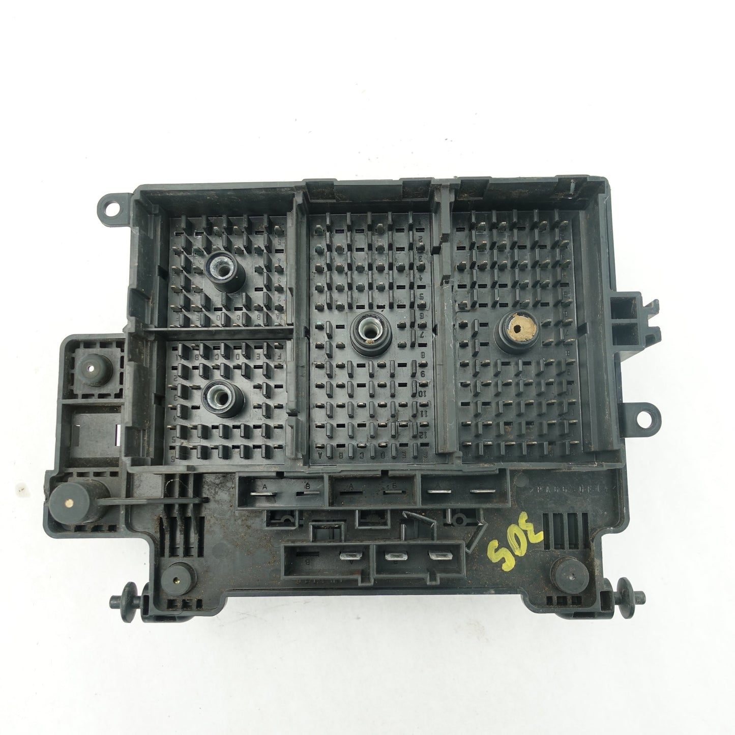 2003 2004 2005 2006 Yukon Suburban Engine Fuse Junction Box