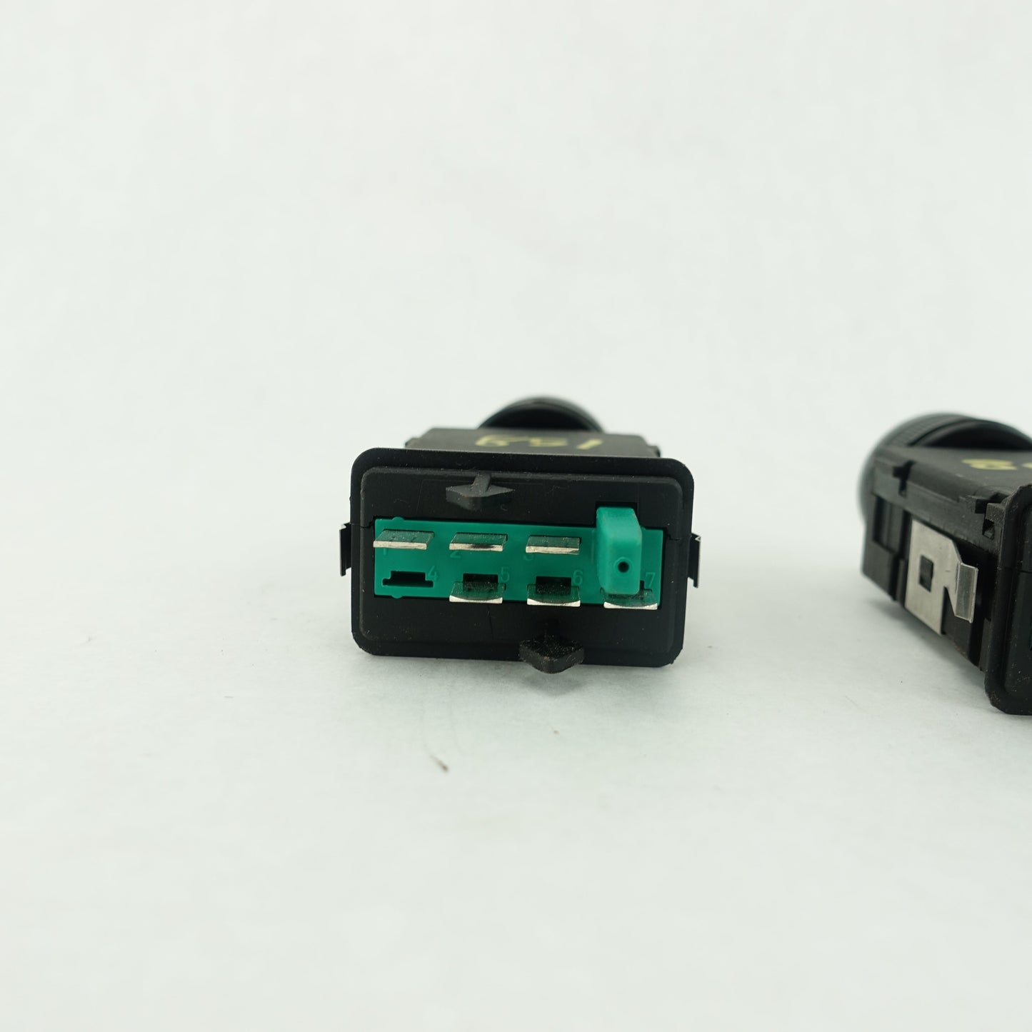 2000 2001 2002 2003 2004 2005 2006 Audi TT Heated Seat Switch Control Button
