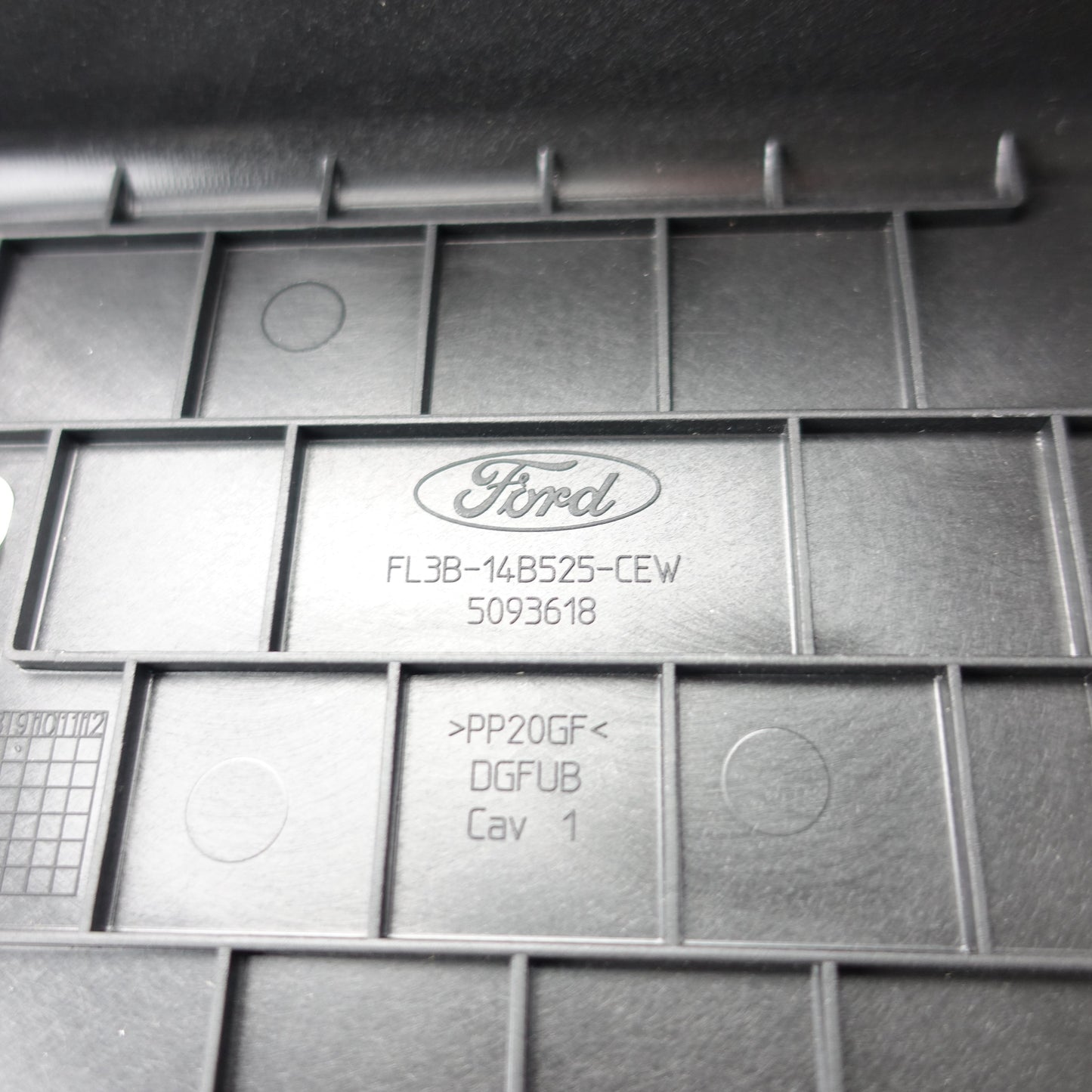 2017 2018 2019 2020 2021 2022 Ford F250 F350 Power Inverter Cover Lid