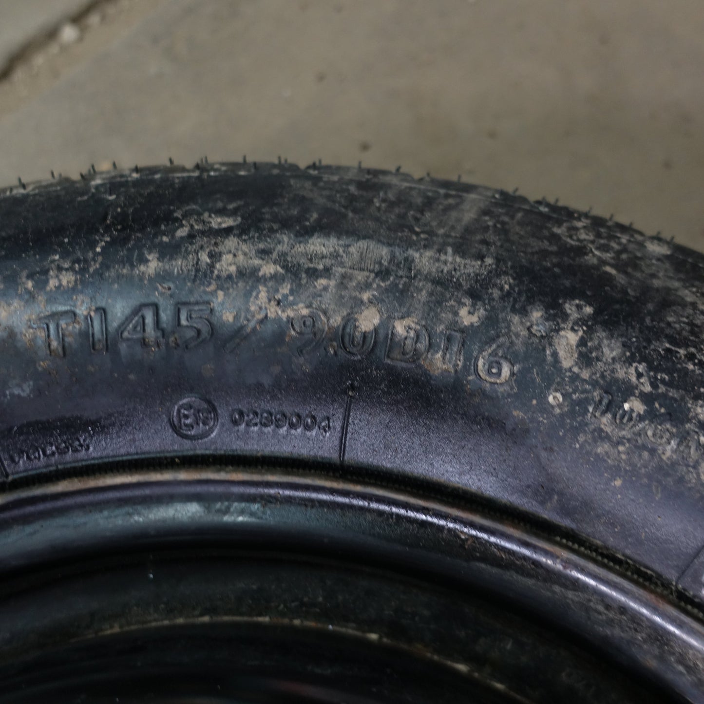 2011 2012 2013 2014 Caravan Town & Country Spare Emergency Tire Wheel Rim Ring