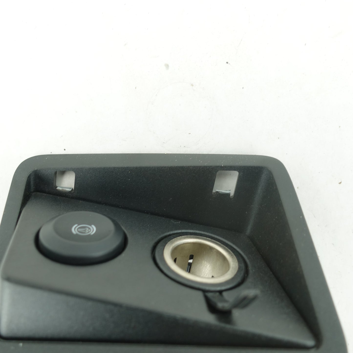 Damage 2012 2013 2014 2015 2016 Ford F250 F350 12v Power Port Cigarette Lighter