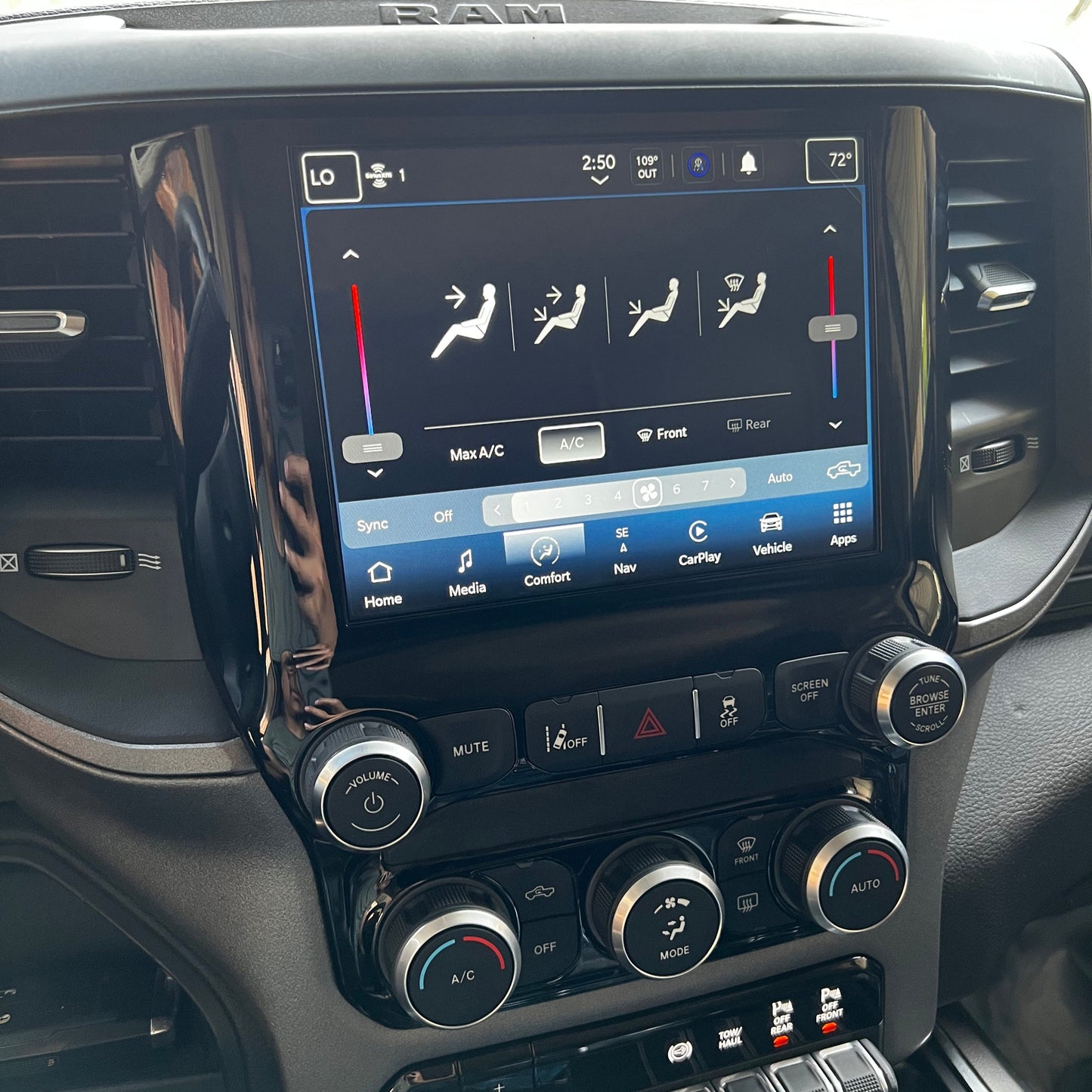 2019-2024 RAM DT 1500 UBL Uconnect 5 Upgrade kit with 8.4-inch Touchscreen including Wireless Apple CarPlay / Android Auto