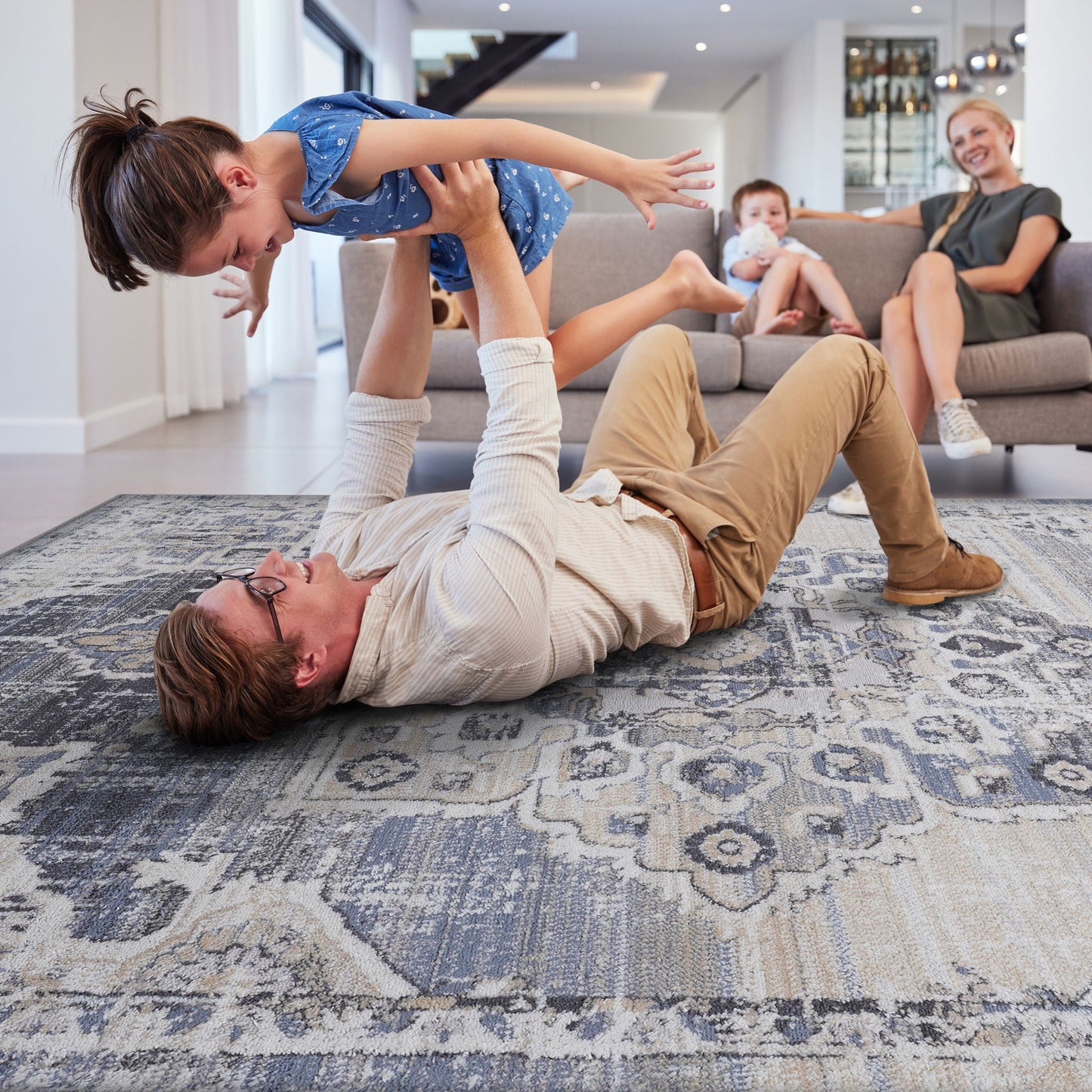 Payas - 8' X 10' Medallion Area Rug - Cream / Blue