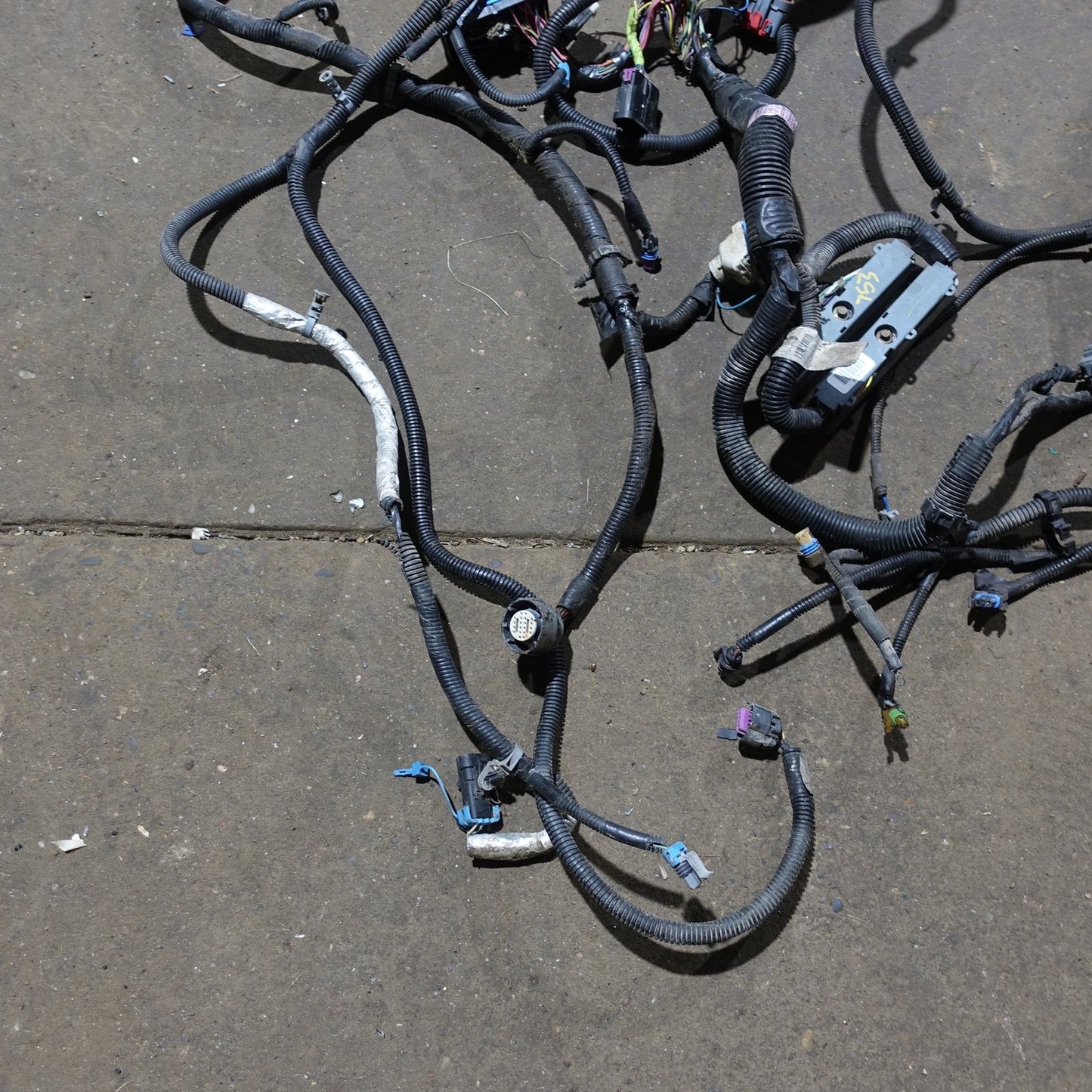 2004 Silverado Sierra 2500 3500 Engine Wiring Harness Main Loom 8.1L
